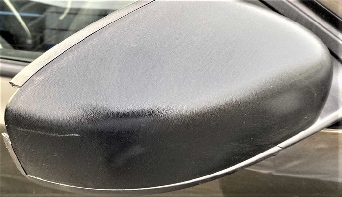 2017 Renault Kwid RXL, Petrol, Manual, 1 km, Right rear-view mirror - Cover has minor damage