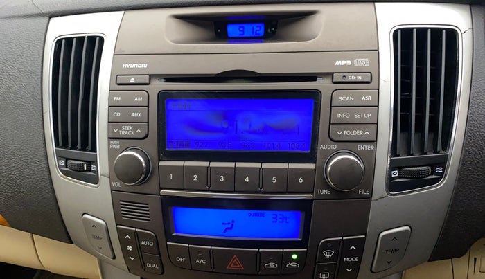 2011 Hyundai Sonata 2.4 GDI MT, Petrol, Manual, 74,795 km, Infotainment system - Dispalyhas spot on screen