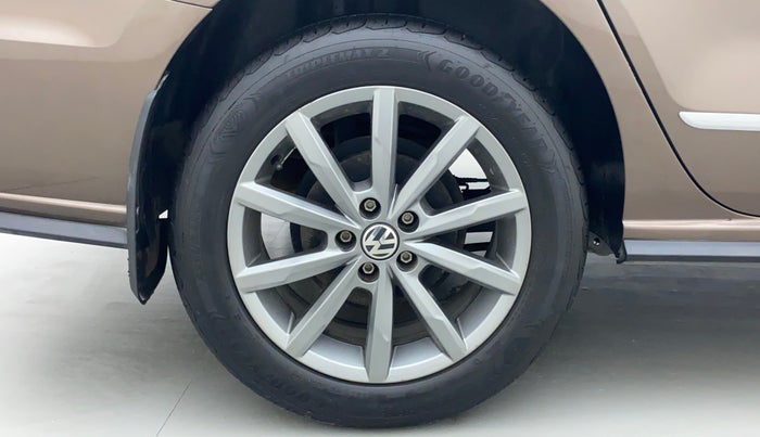 2020 Volkswagen Vento HIGHLINE PLUS 1.0L TSI AT, Petrol, Automatic, 38,605 km, Right Rear Wheel