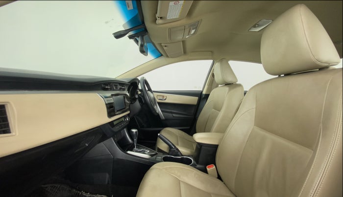 2015 Toyota Corolla Altis VL CVT PETROL, Petrol, Automatic, 39,314 km, Right Side Front Door Cabin