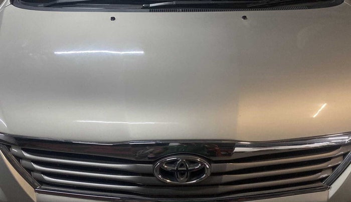2013 Toyota Innova 2.5 VX 7 STR, Diesel, Manual, 67,912 km, Bonnet (hood) - Minor scratches