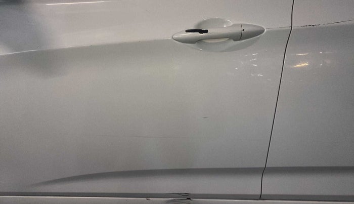 2011 Hyundai Verna FLUIDIC 1.6 VTVT SX, Petrol, Manual, 48,242 km, Front passenger door - Minor scratches