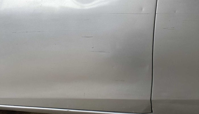 2014 Toyota Corolla Altis G DIESEL, Diesel, Manual, 98,127 km, Front passenger door - Slightly dented