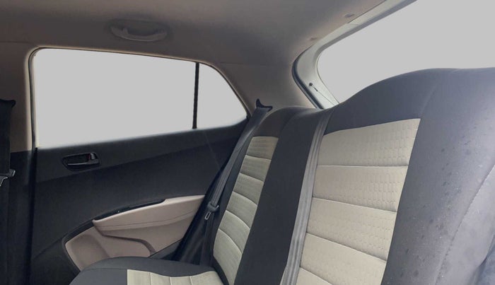 2015 Hyundai Grand i10 MAGNA 1.2 KAPPA VTVT, Petrol, Manual, 28,744 km, Right Side Rear Door Cabin