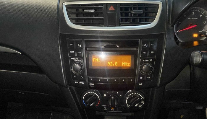 2017 Maruti Swift VDI, Diesel, Manual, 75,765 km, Infotainment system - Parking sensor not working