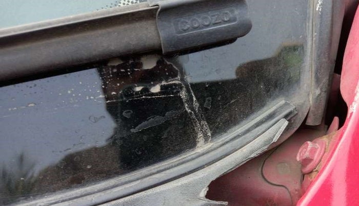 2010 Hyundai Santro Xing GL, Petrol, Manual, 36,973 km, Bonnet (hood) - Cowl vent panel has minor damage