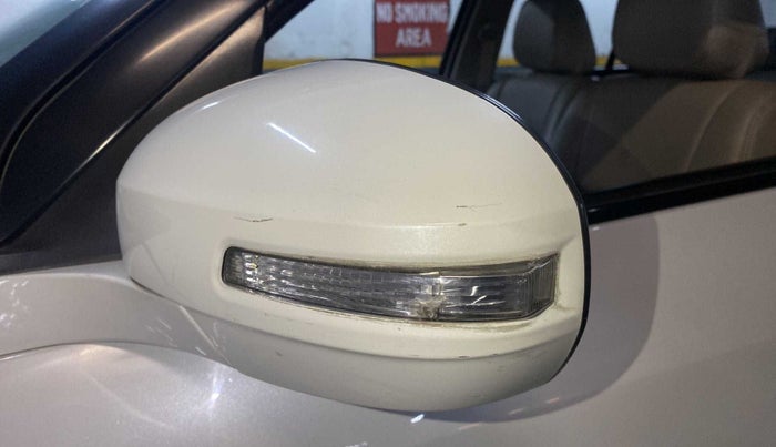 2014 Maruti Swift Dzire VDI, Diesel, Manual, 68,231 km, Left rear-view mirror - Indicator light has minor damage