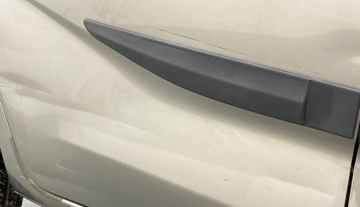 2016 Datsun Redi Go T (O), Petrol, Manual, 34,271 km, Right rear door - Slightly dented