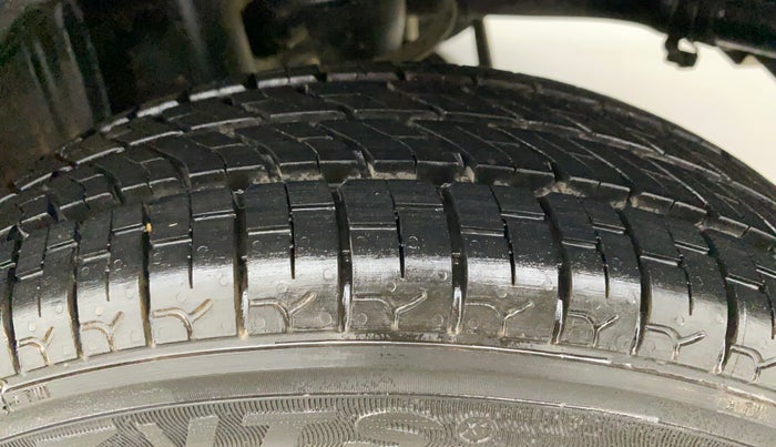 2011 Maruti Zen Estilo LXI, Petrol, Manual, 30,555 km, Left Rear Tyre Tread