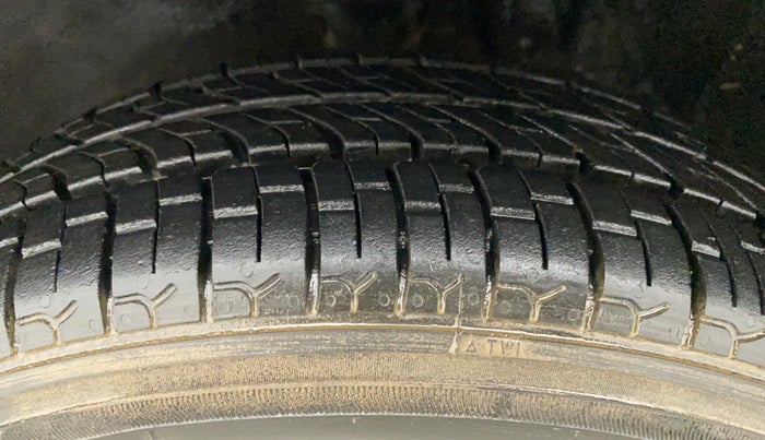 2011 Maruti Zen Estilo LXI, Petrol, Manual, 30,555 km, Left Front Tyre Tread