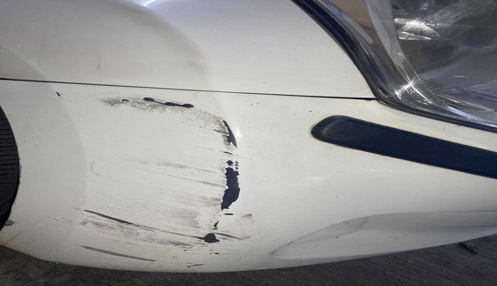 2016 Hyundai Eon ERA +, Petrol, Manual, 93,283 km, Front bumper - Minor scratches