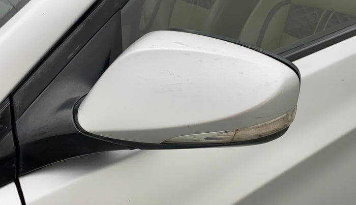 2014 Hyundai Verna FLUIDIC 1.6 VTVT SX AT, CNG, Automatic, 62,883 km, Left rear-view mirror - Cover has minor damage