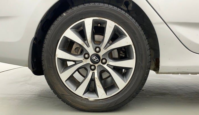 2014 Hyundai Verna FLUIDIC 1.6 VTVT SX AT, CNG, Automatic, 62,883 km, Right Rear Wheel