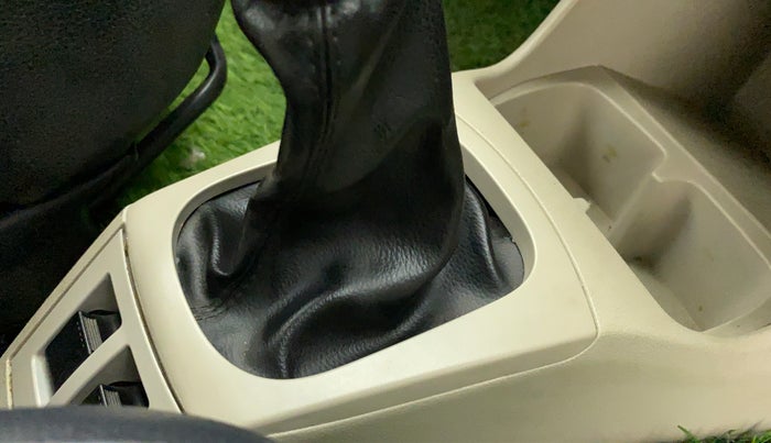 2019 Maruti Alto LXI, Petrol, Manual, 25,256 km, Gear lever - Boot cover slightly torn