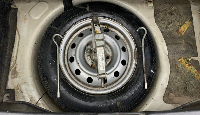 2011 Maruti Swift LXI, Petrol, Manual, 74,040 km, Spare Tyre