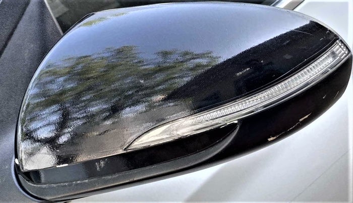 2018 Hyundai Verna 1.6 VTVT SX, Petrol, Manual, 74,531 km, Left rear-view mirror - Indicator light has minor damage