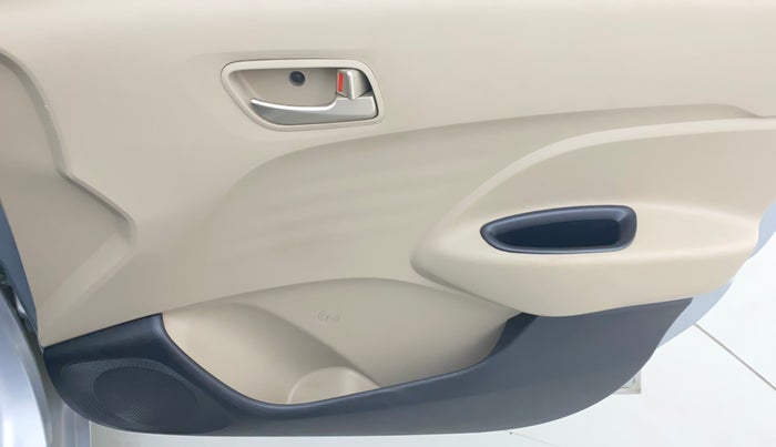 2018 Hyundai NEW SANTRO MAGNA, Petrol, Manual, 65,750 km, Driver Side Door Panels Control