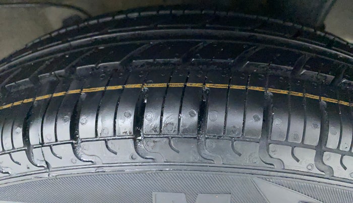 2018 Hyundai NEW SANTRO MAGNA, Petrol, Manual, 65,750 km, Left Rear Tyre Tread