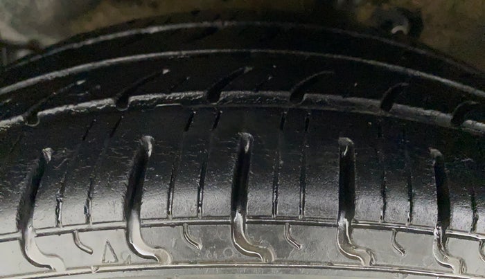2019 Maruti Celerio VXI CNG D, CNG, Manual, 70,823 km, Left Front Tyre Tread