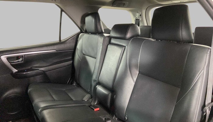 2022 Toyota Fortuner 4X2 MT 2.7 PETROL, Petrol, Manual, 5,830 km, Right Side Rear Door Cabin