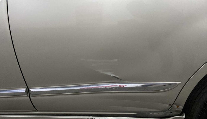 2015 Toyota Innova 2.5 VX 7 STR, Diesel, Manual, 1,04,654 km, Rear left door - Slightly dented