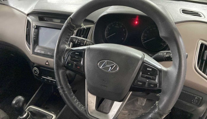 2015 Hyundai Creta SX PLUS 1.6 PETROL, Petrol, Manual, 99,951 km, Steering wheel - Steering cover is minor torn