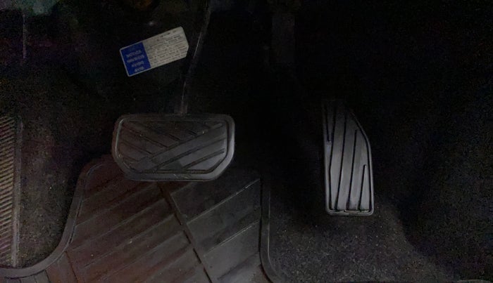 2017 Maruti Baleno ZETA CVT PETROL 1.2, Petrol, Automatic, 37,678 km, Pedals