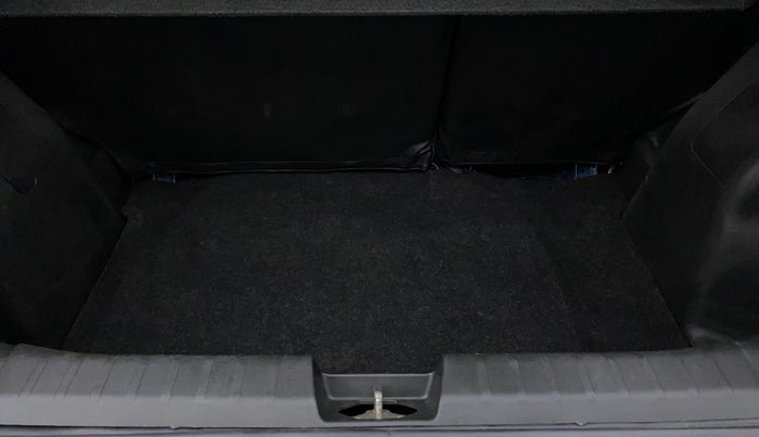 2017 Maruti Baleno ZETA CVT PETROL 1.2, Petrol, Automatic, 37,678 km, Boot Inside