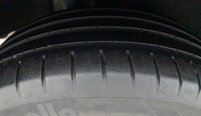 2017 Maruti Baleno ZETA CVT PETROL 1.2, Petrol, Automatic, 37,678 km, Right Rear Tyre Tread