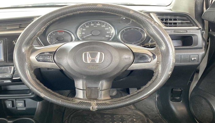 2016 Honda BR-V 1.5L I- DTEC V, Diesel, Manual, 86,631 km, Steering wheel - Sound system control not functional