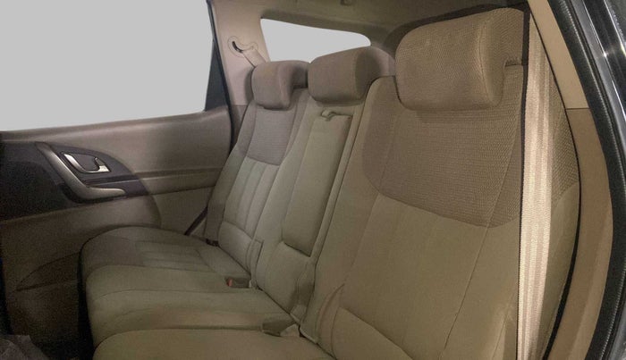 2014 Mahindra XUV500 W6, Diesel, Manual, 99,432 km, Right Side Rear Door Cabin