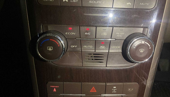 2014 Mahindra XUV500 W6, Diesel, Manual, 99,432 km, AC Unit - Car heater not working