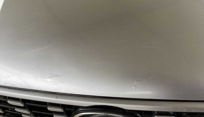 2019 Mahindra XUV300 1.5 W6 MT, Diesel, Manual, 43,660 km, Bonnet (hood) - Paint has minor damage