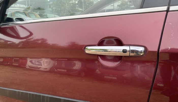 2015 Maruti Ciaz ZXI+, Petrol, Manual, 80,140 km, Front passenger door - Minor scratches