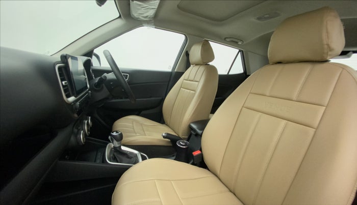 2020 Hyundai VENUE SX PLUS 1.0 TURBO DCT, Petrol, Automatic, 28,451 km, Right Side Front Door Cabin