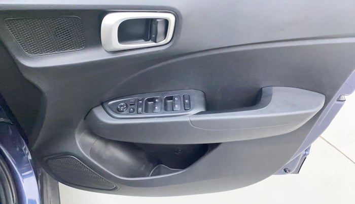 2020 Hyundai VENUE SX PLUS 1.0 TURBO DCT, Petrol, Automatic, 28,451 km, Driver Side Door Panels Control