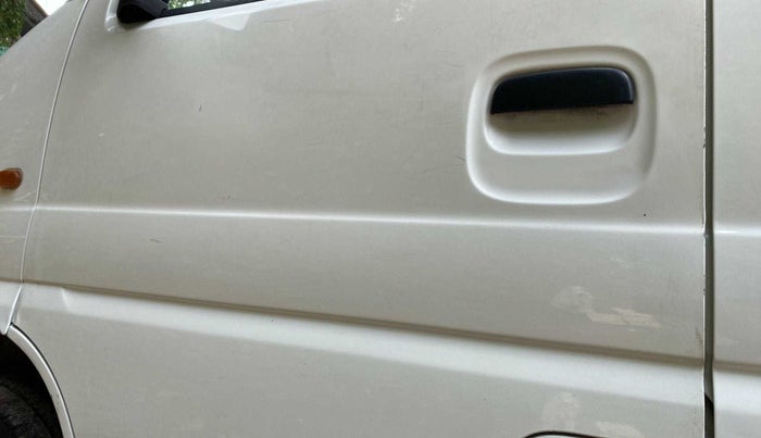 2019 Maruti Eeco TOUR V 5 SEATER, Petrol, Manual, 52,186 km, Front passenger door - Slightly dented