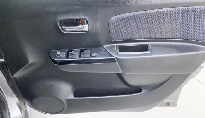 2014 Maruti Wagon R Stingray VXI, Petrol, Manual, 81,132 km, Driver Side Door Panels Control