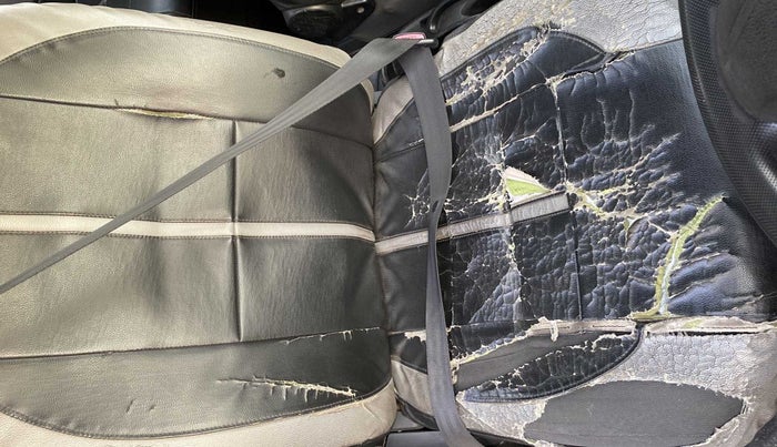 2011 Toyota Etios Liva G, Petrol, Manual, 78,075 km, Driver seat - Cover slightly torn