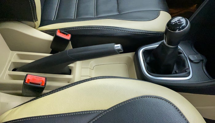 2017 Volkswagen Ameo HIGHLINE1.2L PLUS 16 ALLOY, Petrol, Manual, 1,14,844 km, Gear Lever