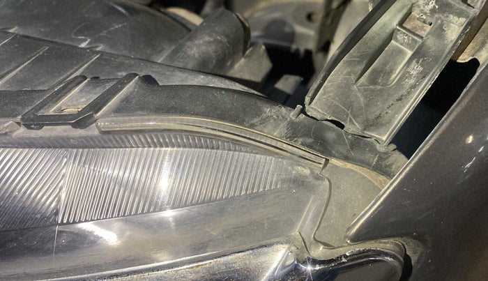 2015 Renault Kwid RXT 0.8 (O), Petrol, Manual, 21,206 km, Left headlight - Clamp has minor damage