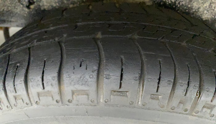 2017 Maruti OMNI E 8 STR, Petrol, Manual, 58,160 km, Left Rear Tyre Tread