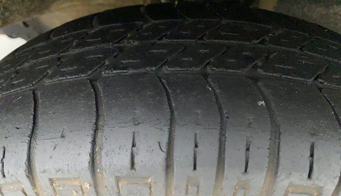 2017 Maruti OMNI E 8 STR, Petrol, Manual, 58,160 km, Left Front Tyre Tread