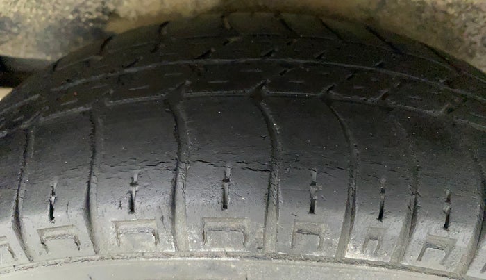 2017 Maruti OMNI E 8 STR, Petrol, Manual, 58,160 km, Right Rear Tyre Tread