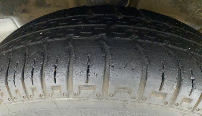 2017 Maruti OMNI E 8 STR, Petrol, Manual, 58,160 km, Right Front Tyre Tread