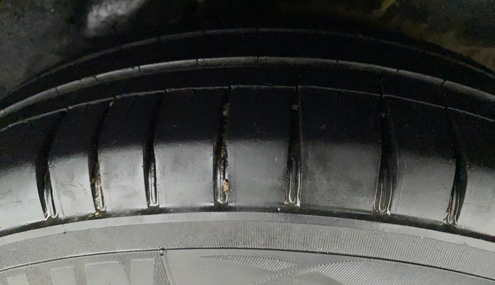 2013 Hyundai i10 ASTA 1.2, Petrol, Manual, 64,665 km, Left Rear Tyre Tread