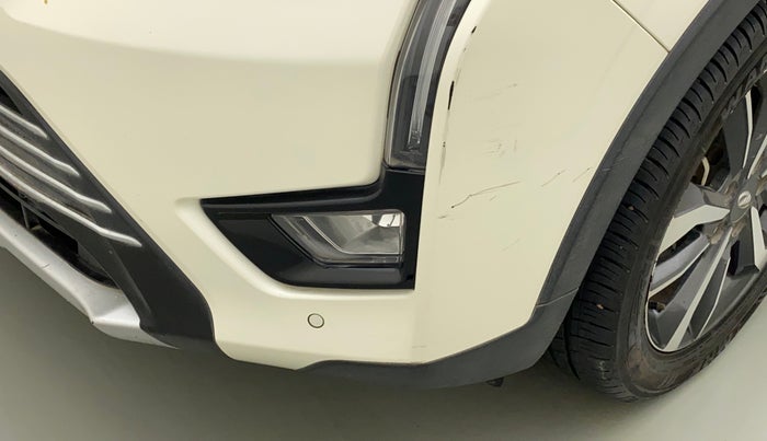 2021 Mahindra XUV300 W8 (O) 1.2 PETROL AMT, Petrol, Automatic, 6,425 km, Front bumper - Minor scratches