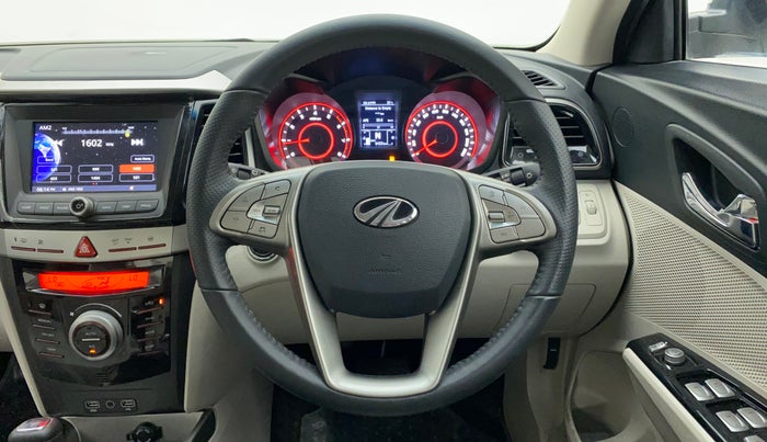 2021 Mahindra XUV300 W8 (O) 1.2 PETROL AMT, Petrol, Automatic, 6,425 km, Steering Wheel Close Up
