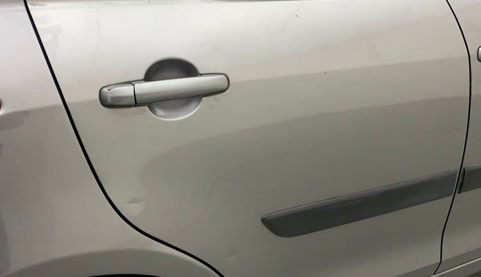 2012 Maruti Swift VXI, Petrol, Manual, 71,240 km, Right rear door - Minor scratches
