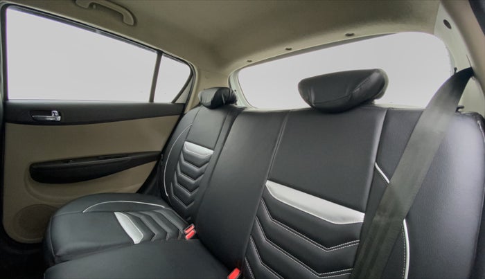 2012 Hyundai i20 SPORTZ 1.4 CRDI, Diesel, Manual, 80,520 km, Right Side Rear Door Cabin